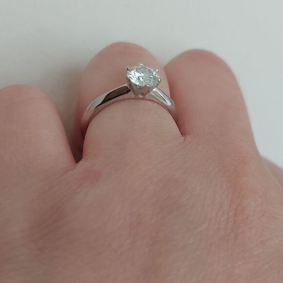 1 Carat Solitaire Moissanite 925 Silver Engagement Ring - Picture 6 of 13